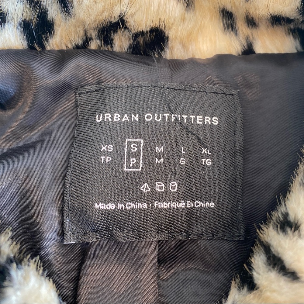 Urban Outfitters Animal Print Bomber Jacket women’s Size Small - Picture 9 of 11